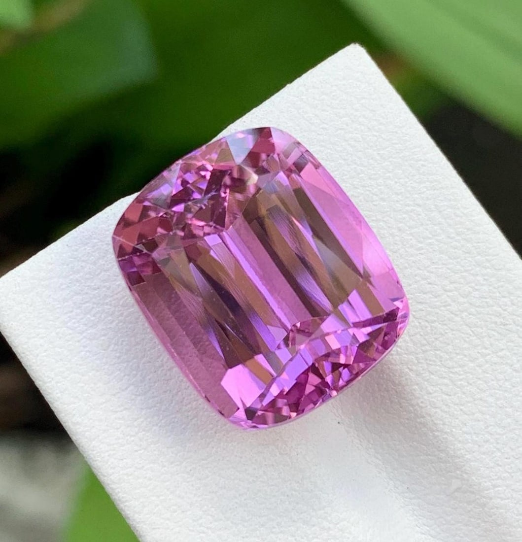 Fuchsia Pink Kunzite Gemstone: 29.95 CT Cushion Cut October Birthstone: Title: Fuchsia Pink Kunzite Gemstone: 29.95 CT Cushion Cut October Birthstone Description: " Supplies for making crafts Materials: Gemstone: Kunzite Carat weight: 29.95 Kunzite Details: • Weight