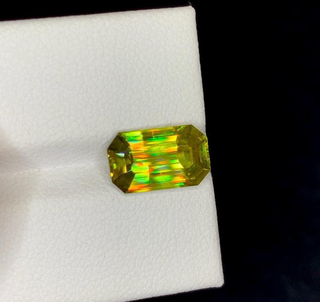 Lustrous Sphene Gemstone: Emerald Cut, Green Yellow Titanite (3.30 Carat) - 2