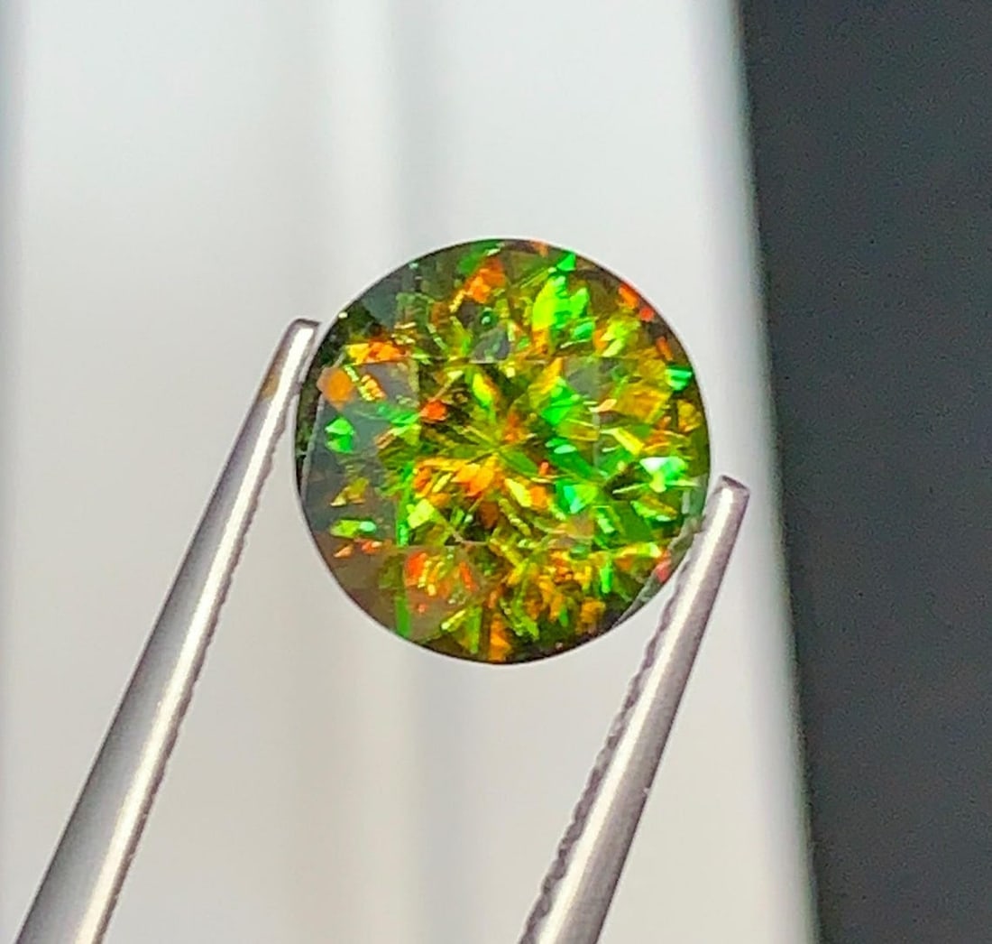 Natural Chrome Sphene Titanite Gemstone: 3.10 Carat Round Cut June Birthstone - 3
