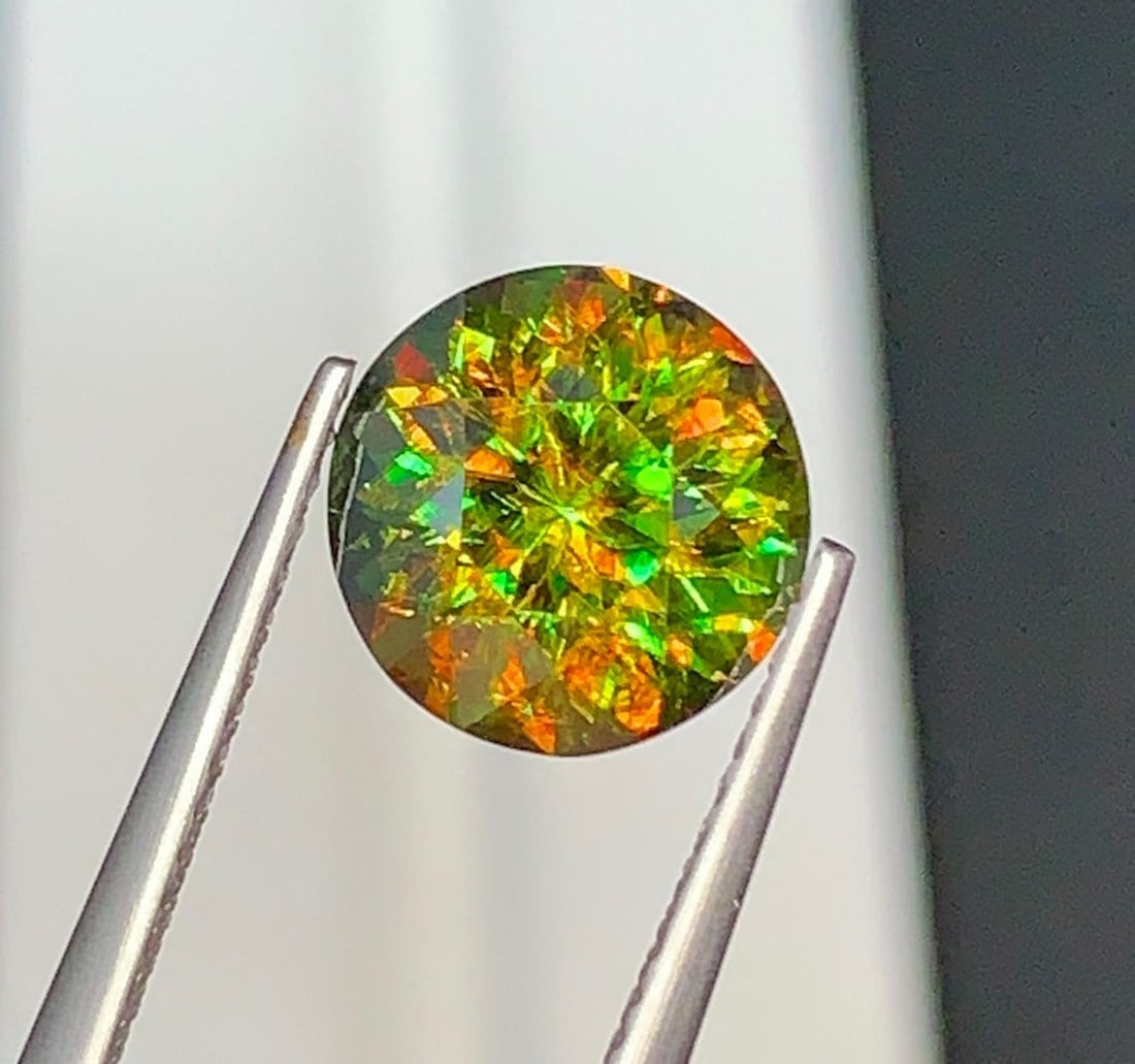 Natural Chrome Sphene Titanite Gemstone: 3.10 Carat Round Cut June Birthstone - 4