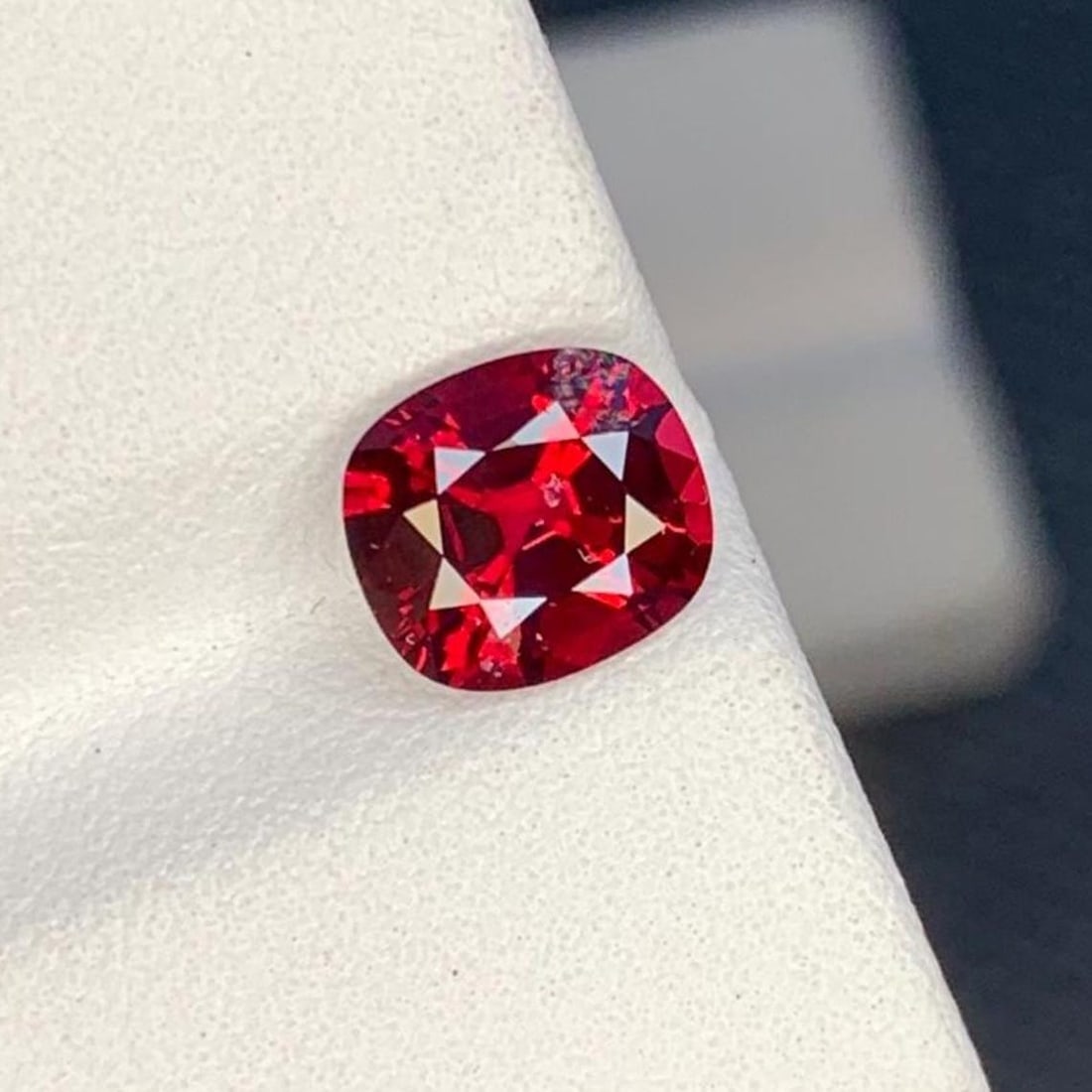 Natural Unheated Pigeon Blood Red Burma Spinel Cushion Cut Loose Gemstone, 1.71 Carat: Title: Natural Unheated Pigeon Blood Red Burma Spinel Cushion Cut Loose Gemstone, 1.71 Carat Description: " Supplies for making crafts Materials: Gemstone: Spinel Carat weight: 1.73 Spinel Details: &#