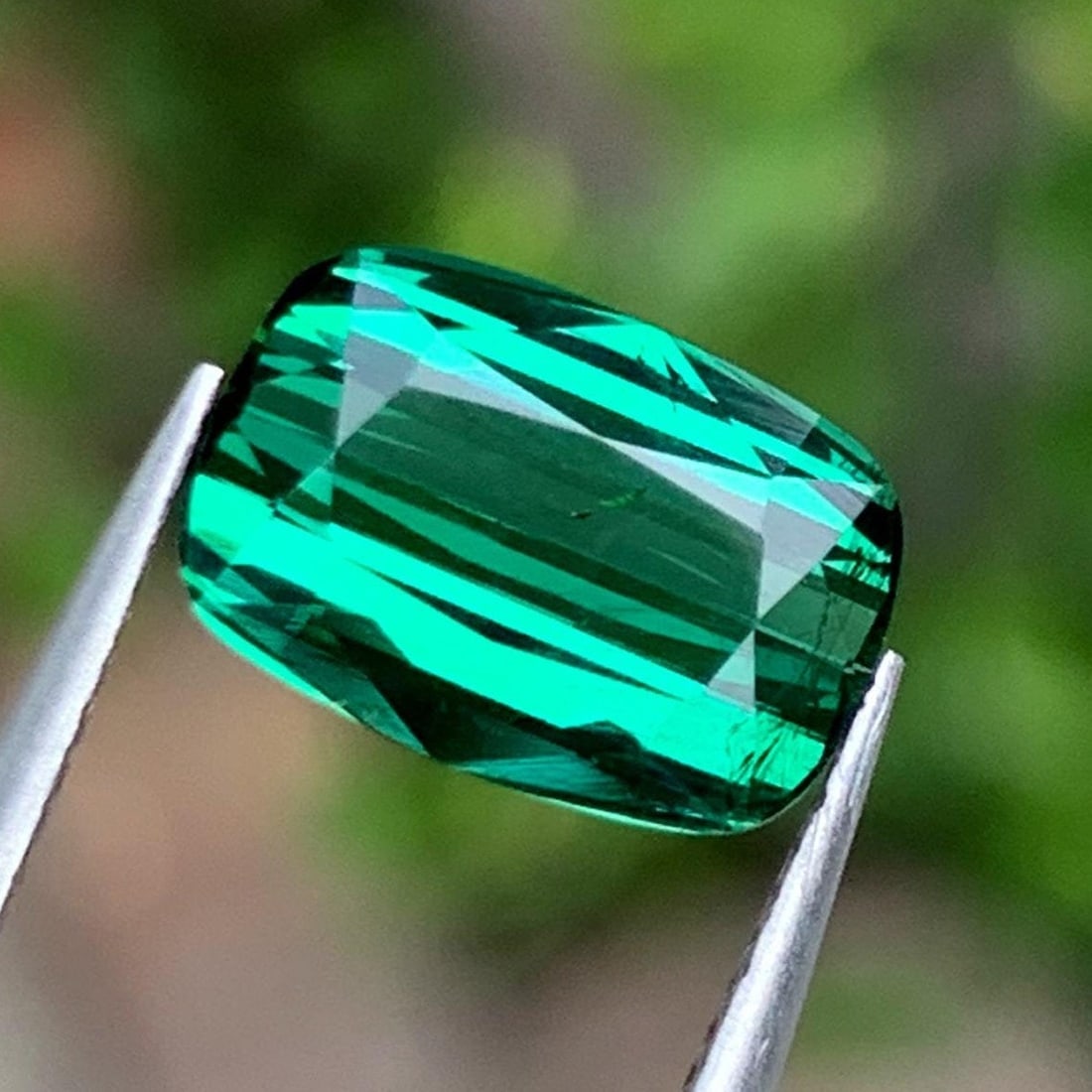 Fountain Blue Tourmaline Gemstone: Natural October Birthstone, Afghanistan (2.13 CT): Title: Fountain Blue Tourmaline Gemstone: Natural October Birthstone, Afghanistan (2.13 CT) Description: Supplies for making crafts Materials: Gemstone: Tourmaline Carat weight: 2.13 <b