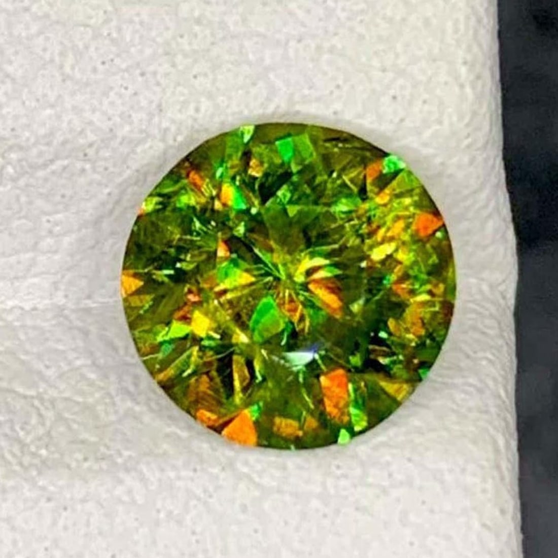 Green Chrome Sphene Gemstone: Round Cut Titanite, June Birthstone: Title: Green Chrome Sphene Gemstone: Round Cut Titanite, June Birthstone Description: Supplies for making crafts Materials: Gemstone: Sphene Natural Chrome Sphene Titan