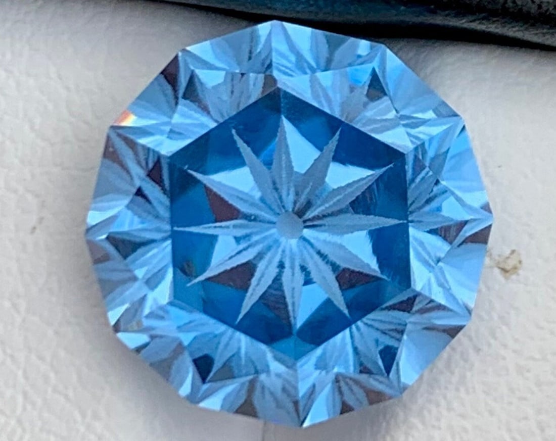 Swiss Blue Topaz Gemstone: 10.80 Carat Flower Cut Loose Stone (1 of 11)
