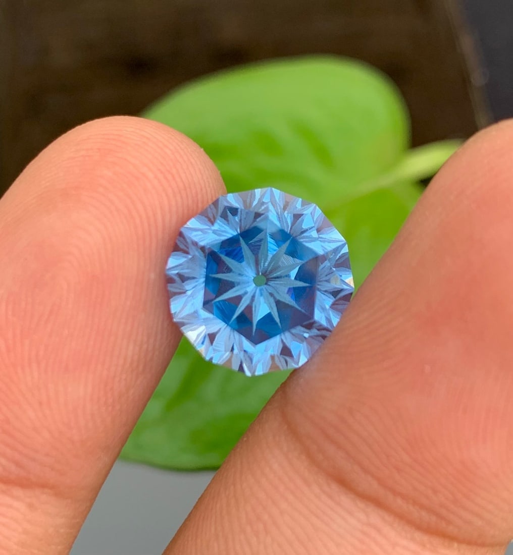 Swiss Blue Topaz Gemstone: 10.80 Carat Flower Cut Loose Stone - 3