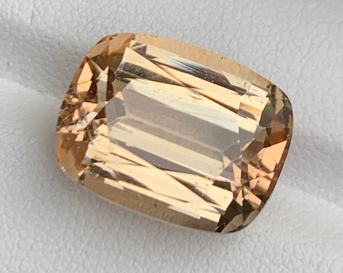 Handmade Golden Topaz Loose Gemstone: Faceted Cushion Cut, 24.40 Carat: Title: Handmade Golden Topaz Loose Gemstone: Faceted Cushion Cut, 24.40 CaratDescription: Supplies for making crafts Materials: Gemstone: Topaz Carat weight: 24.45 Welcome to our Etsy shop,