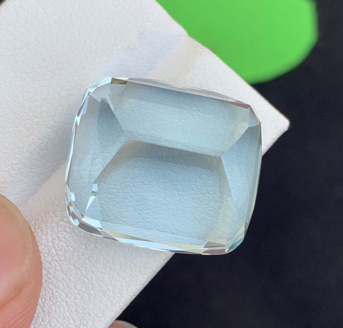 Natural Aquamarine Gemstone: 39.65 Carat Cushion Cut, Pakistan Origin - 4