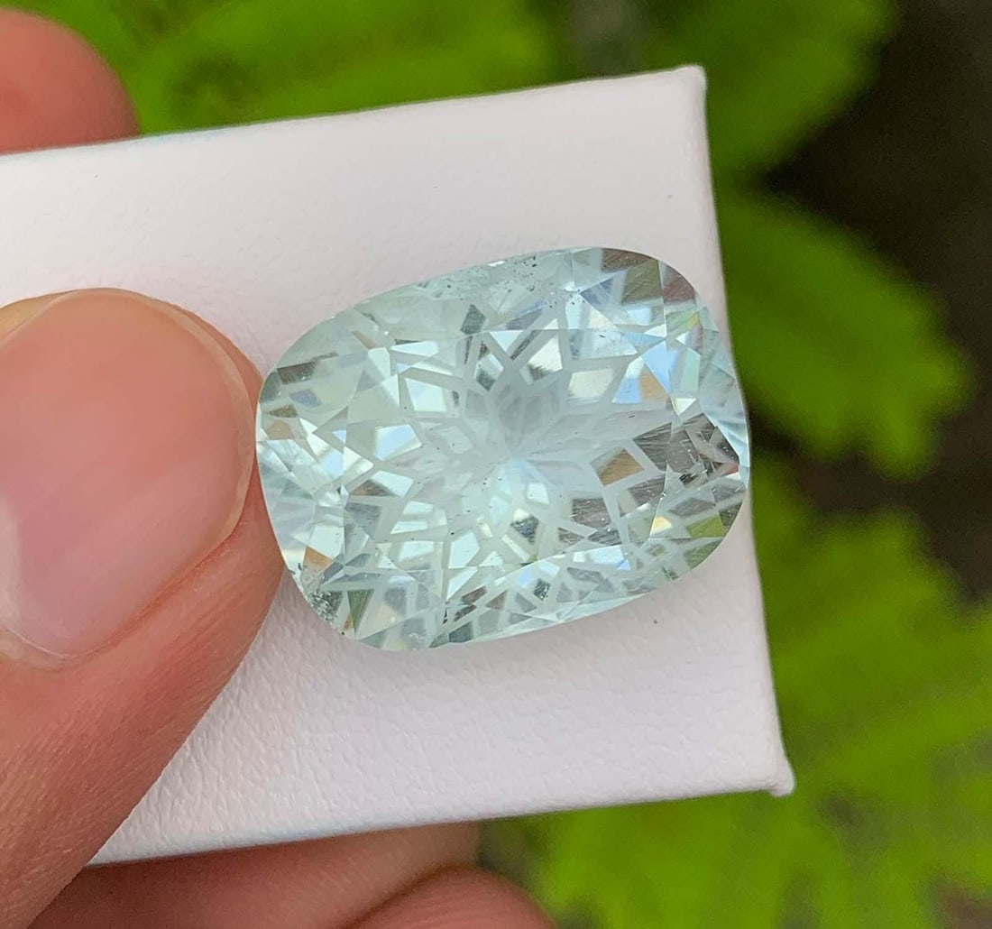Natural Aquamarine Gemstone: 24.18 Carat Fancy Flower Cut, Pakistan Origin - 8