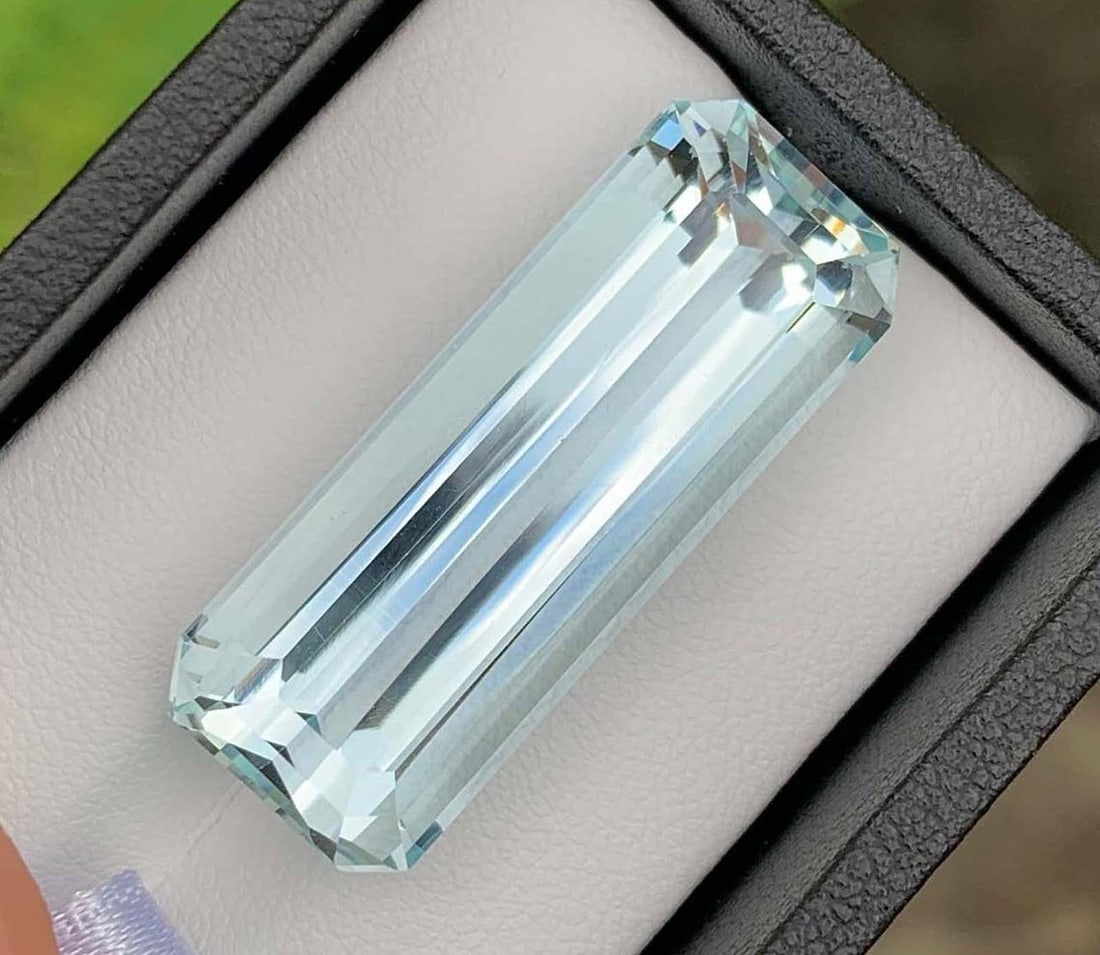 Natural Aquamarine Gemstone: 35.73 Carat Emerald Cut, Pakistan Origin: Title: Natural Aquamarine Gemstone: 35.73 Carat Emerald Cut, Pakistan Origin Description: Supplies for making crafts Materials: Gemstone: Aquamarine Natural Aquamarine