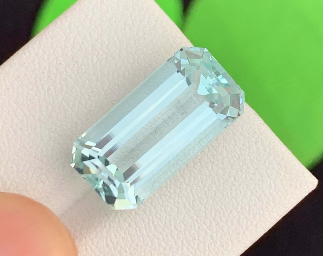 Natural Aquamarine Gemstone: 11.75 Carat Emerald Cut, Pakistan Origin: Title: Natural Aquamarine Gemstone: 11.75 Carat Emerald Cut, Pakistan Origin Description: Supplies for making crafts Materials: Gemstone: Aquamarine Carat weight: 11.75 <