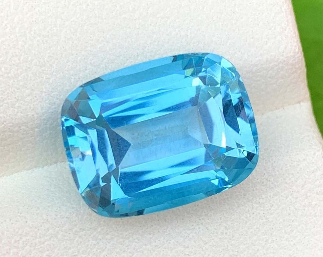Natural Swiss Blue Topaz Gemstone: 12.95 Carat Cushion Cut (1 of 11)
