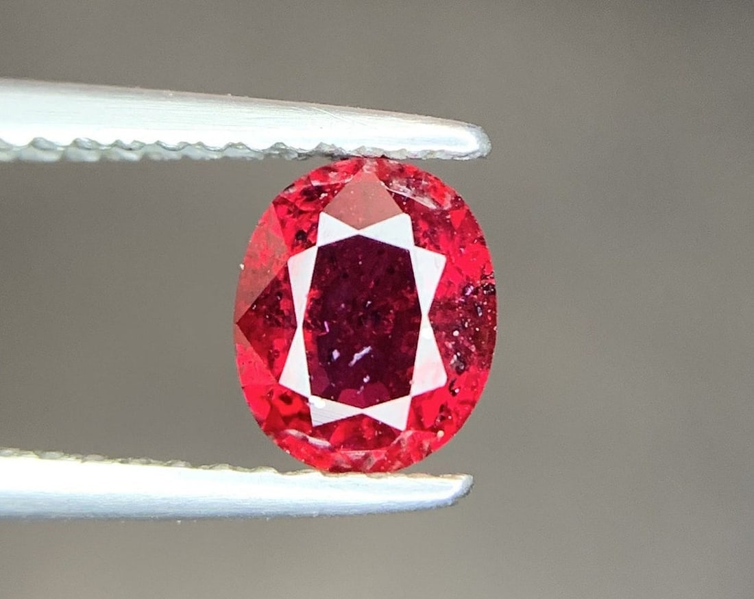1.15 Carat Pinkish Red Ruby: Faceted Oval Mozambique Gemstone: Title: 1.15 Carat Pinkish Red Ruby: Faceted Oval Mozambique Gemstone Description: Supplies for making crafts Materials: Gemstone: Ruby Carat weight: 1.15 Gemology : Gems Type : Ruby Dimensions : 6.5*5
