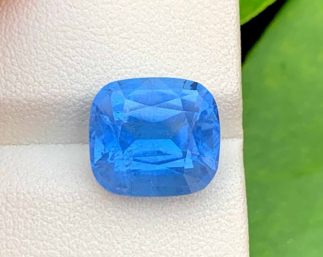 Natural Santa Maria Aquamarine Gemstone: 6.35 Carat Beryl: Title: Natural Santa Maria Aquamarine Gemstone: 6.35 Carat Beryl Description: Supplies for making crafts Materials: Gemstone: Aquamarine Carat weight: 6.35