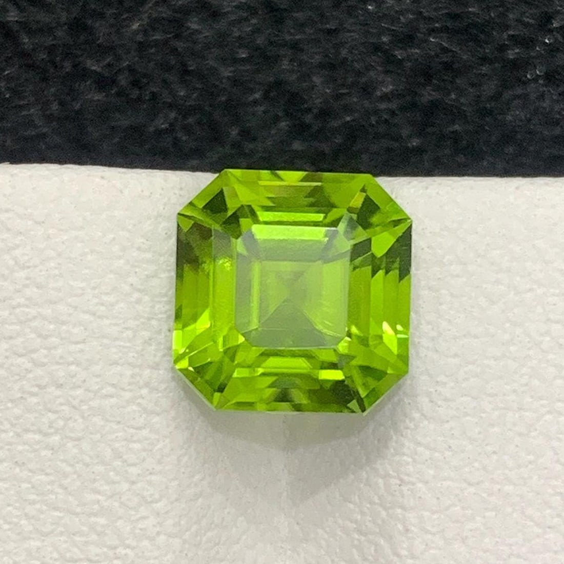 Apple Green Peridot Gemstone: 4.10 Carat Asscher Cut: Title: Apple Green Peridot Gemstone: 4.10 Carat Asscher CutDescription: " Supplies for making crafts Materials: Gemstone: Peridot Carat weight: 4.10 Peridot Details • Weight : 4.10 carat
