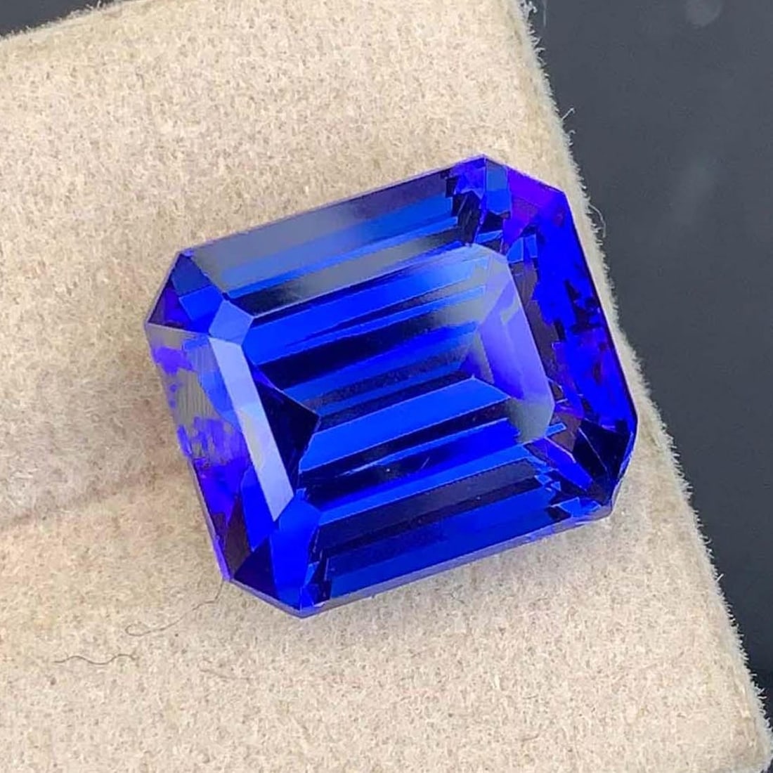 Natural D Block Tanzanite Loose Gemstone Emerald Shape Ring size For Making Jewelry: Title: Natural D Block Tanzanite Loose Gemstone Emerald Shape Ring size For Making Jewelry Description: Supplies for making crafts Materials: Gemstone: Tanzanite Natura