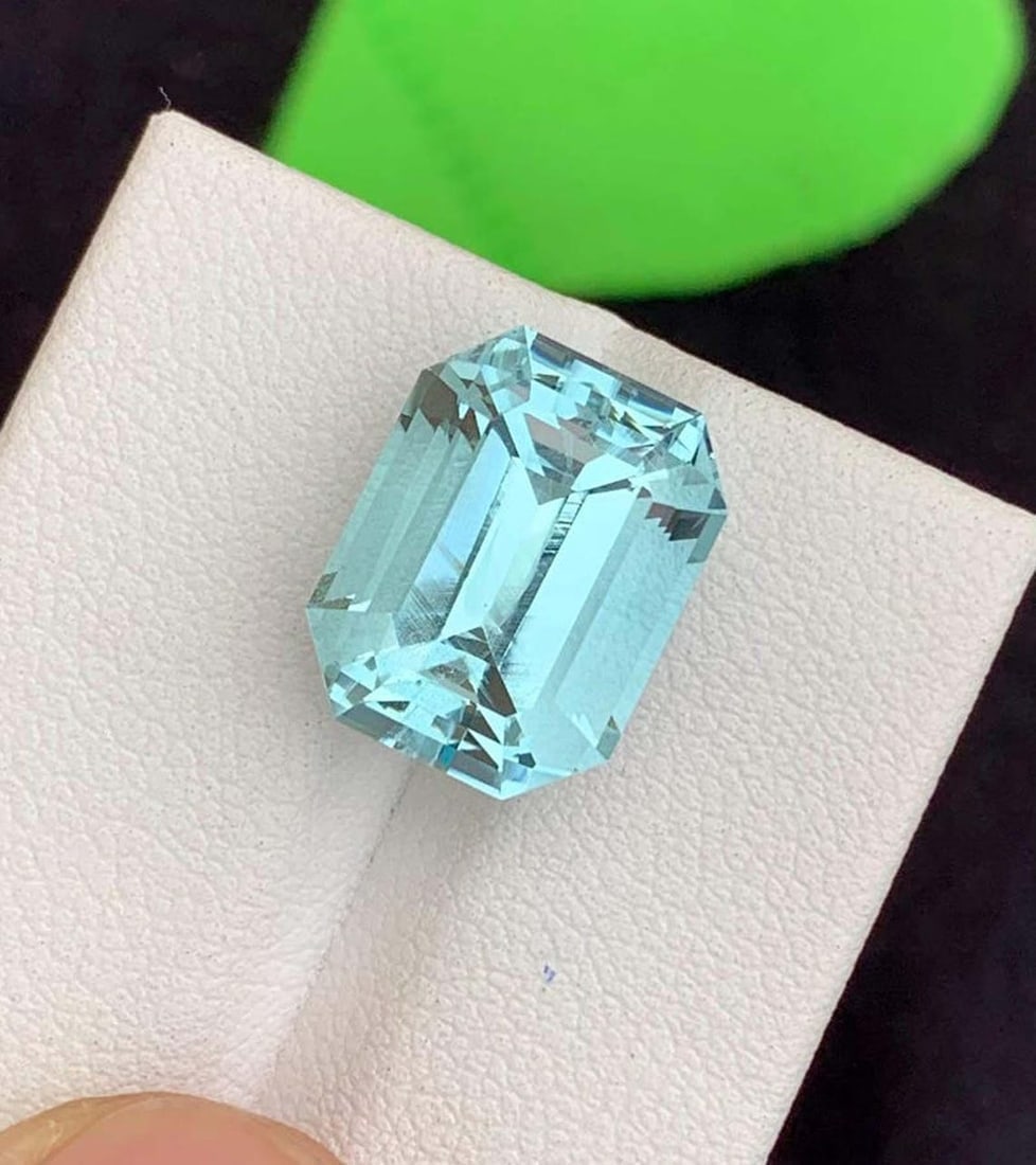 Emerald Cut Aquamarine Gemstone: 8.38 Carat March Birthstone - 5