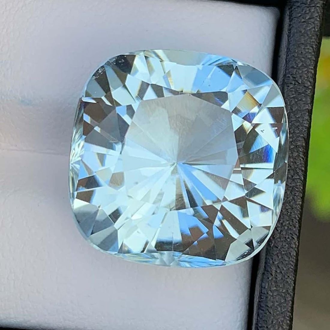 Natural Aquamarine Gemstone: 30.00 Carat Fancy Cut, Pakistan Origin: Title: Natural Aquamarine Gemstone: 30.00 Carat Fancy Cut, Pakistan Origin Description: Supplies for making crafts Materials: Gemstone: Aquamarine Natural Aquamarine Ge