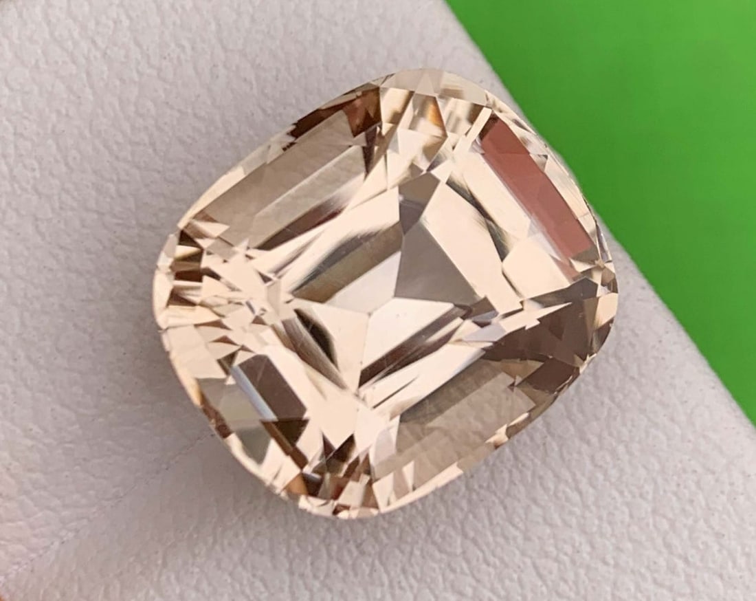 Natural Imperial Topaz Gemstone: 13.67 Carat Golden Yellow Cushion Cut: Title: Natural Imperial Topaz Gemstone: 13.67 Carat Golden Yellow Cushion Cut Description: Supplies for making crafts Materials: Gemstone: Topaz Carat weight: 13.67