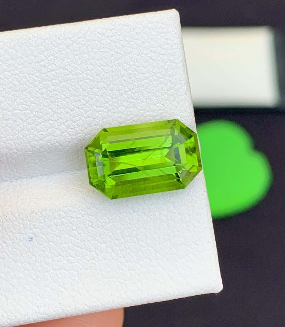 Natural Peridot Gemstones, Top Color Emerald Cut Peridot Loose Gemstone From Pakistan, August: Title: Natural Peridot Gemstones, Top Color Emerald Cut Peridot Loose Gemstone From Pakistan, August Birthstone Description: Supplies for making crafts Materials: Gemstone: Peridot <b