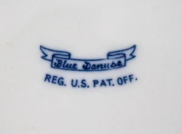 1970s Blue Danube Blue Onion China Service for 8 Plus Serving Pieces - 5