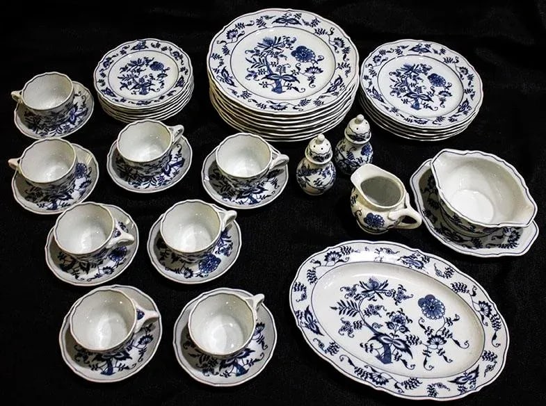 1970s Blue Danube Blue Onion China Service for 8 Plus Serving Pieces - 6