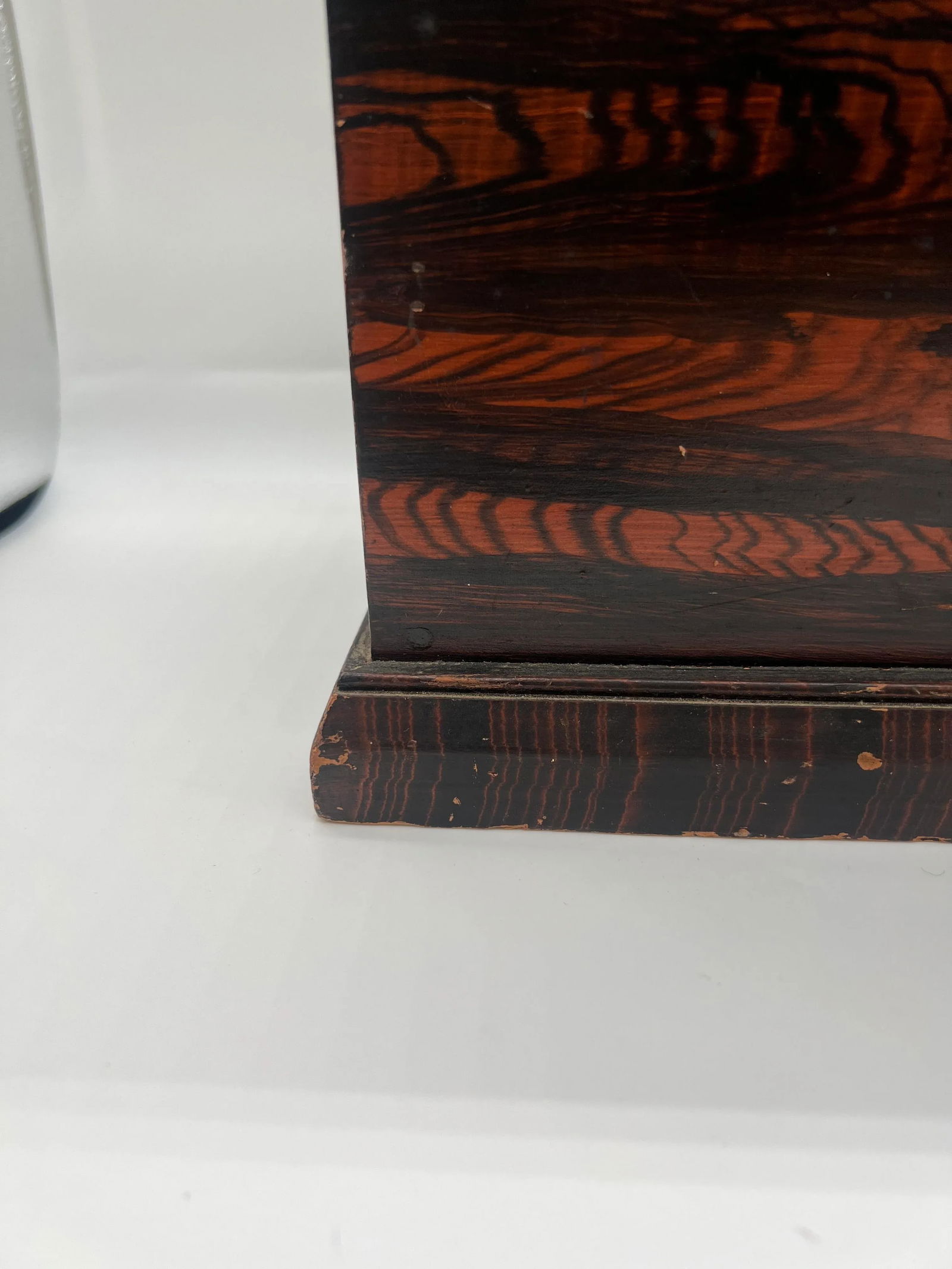 Spectacular American Grain Painted Strong Box, New England Circa 1800 - 2