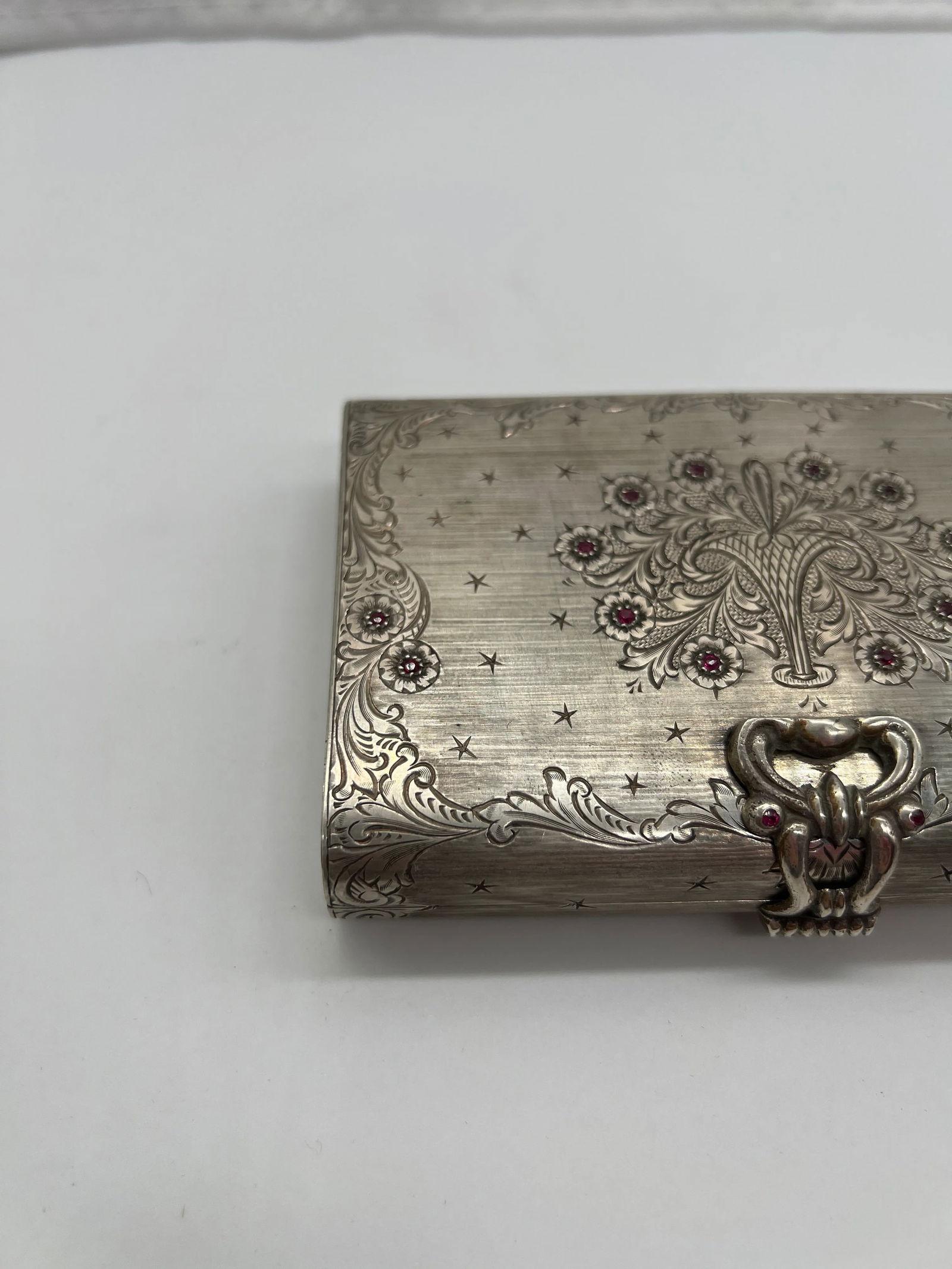 Antique Italian 800 Hand Chased Silver & Ruby Inset Minaudière Vanity Case - 7