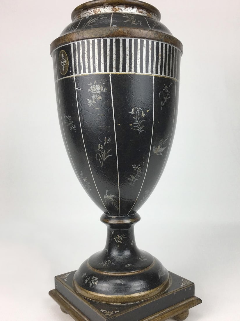 1980s Vintage Chelsea Classic Chinoserie Urn Lamp by Brunschwig & Fils - 3