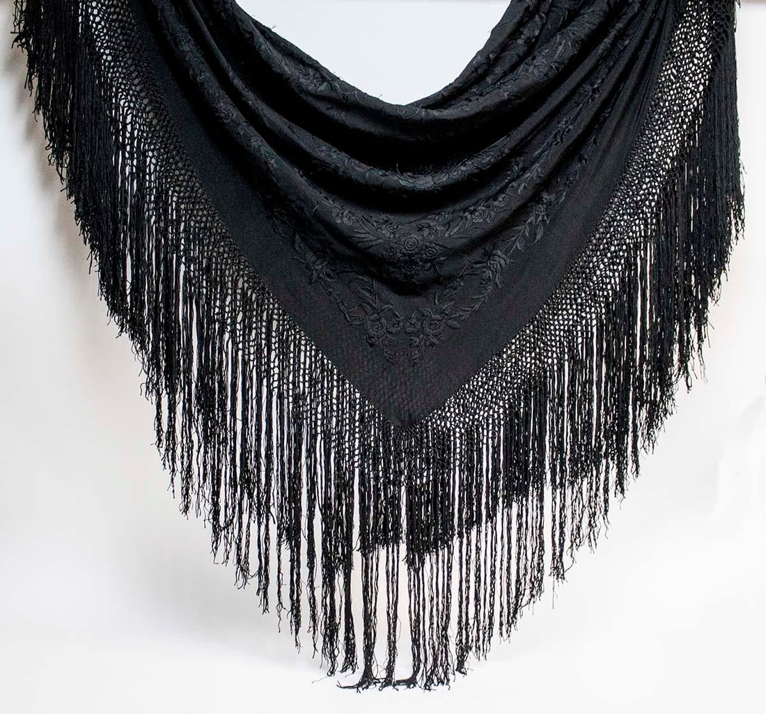 Antique Flaminco Fringed Piano Shawl Midnight Black - Outstanding - 2