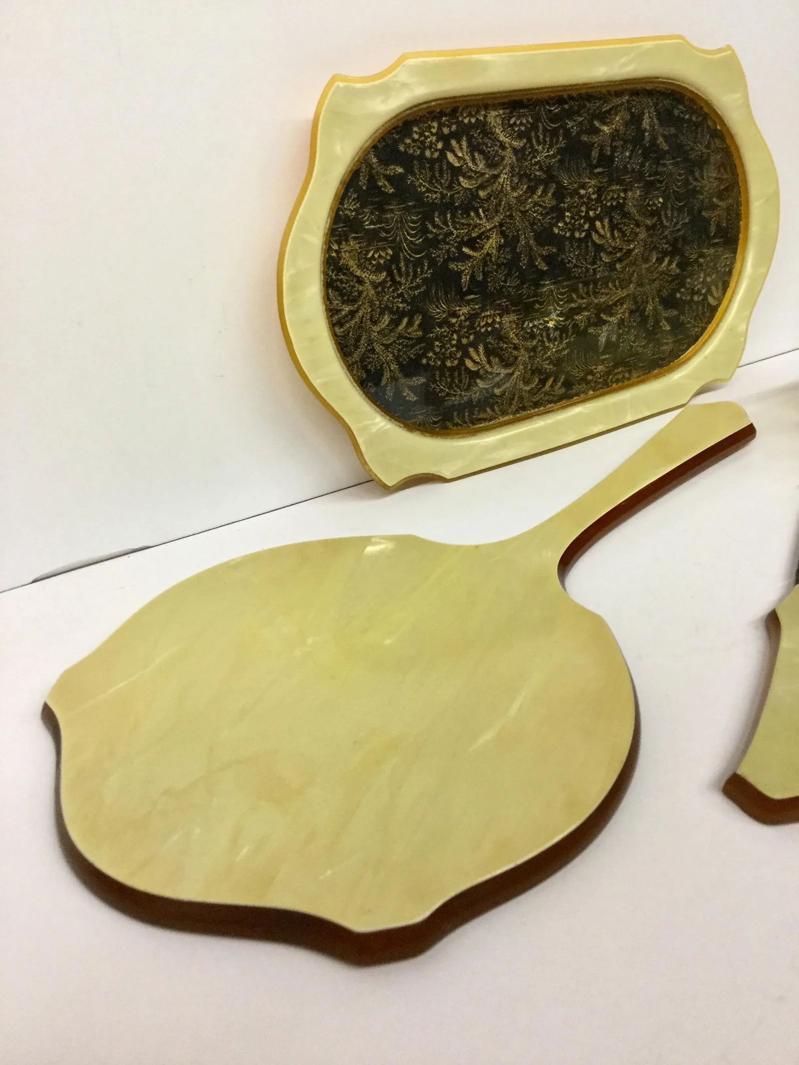 1950s Vintage Bakelite Vanity Set- 4 Pieces - 10