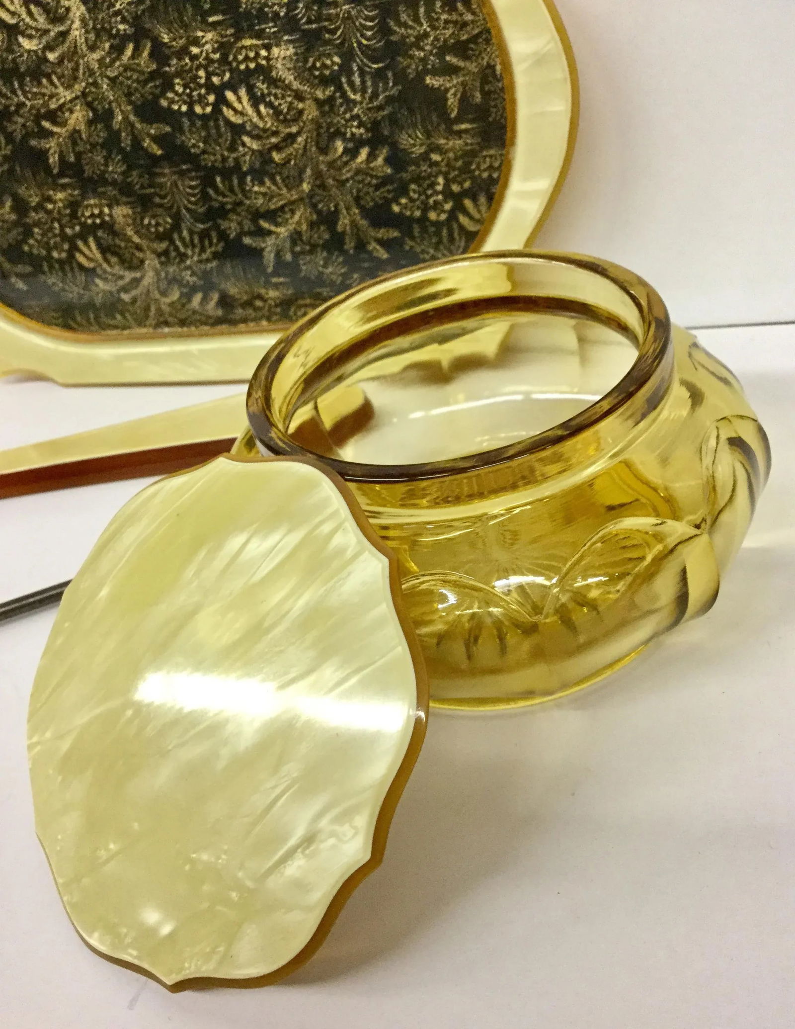 1950s Vintage Bakelite Vanity Set- 4 Pieces - 3