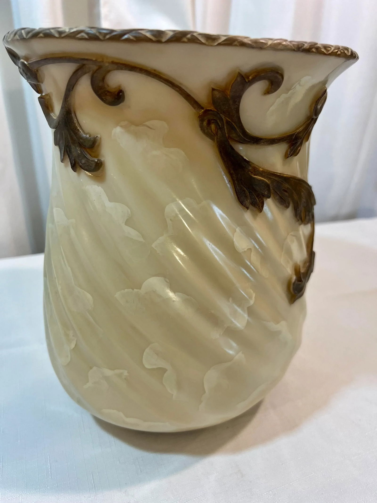 Vintage Dorothy Draper Style Hand Painted Faux Marble Bathroom Wastebasket - 4