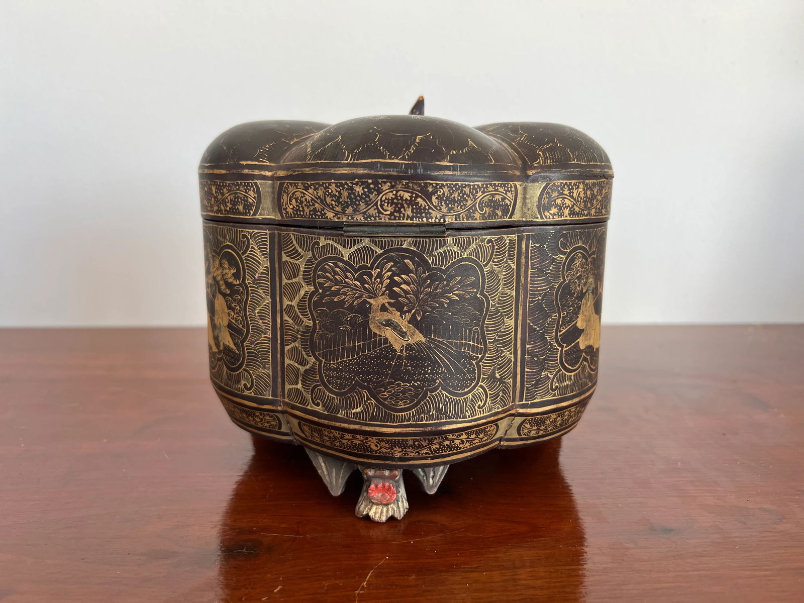 19th Century, Chinese Export Gilt Black Lacquer Melon Form Tea Caddy Box - 2