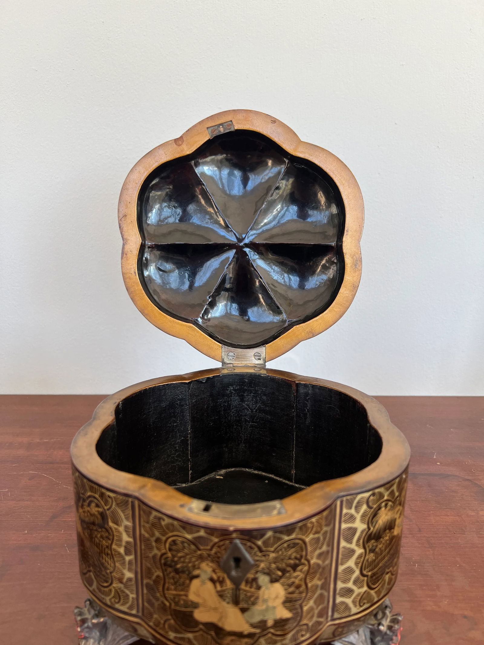 19th Century, Chinese Export Gilt Black Lacquer Melon Form Tea Caddy Box - 8