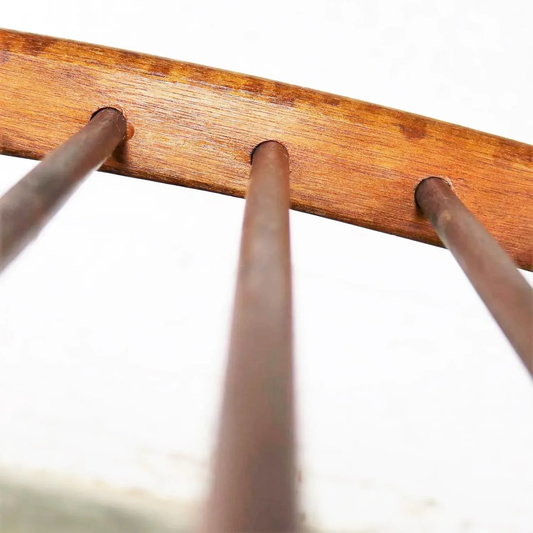 Larger Walnut Oval Magazine Rack Attributed to Arthur Umanoff for Washington Woodcraft - 10