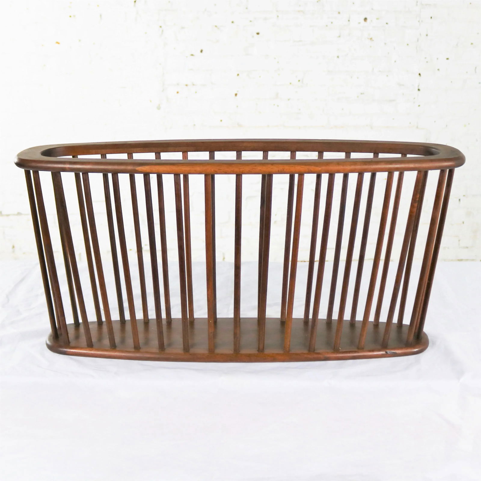 Larger Walnut Oval Magazine Rack Attributed to Arthur Umanoff for Washington Woodcraft - 13