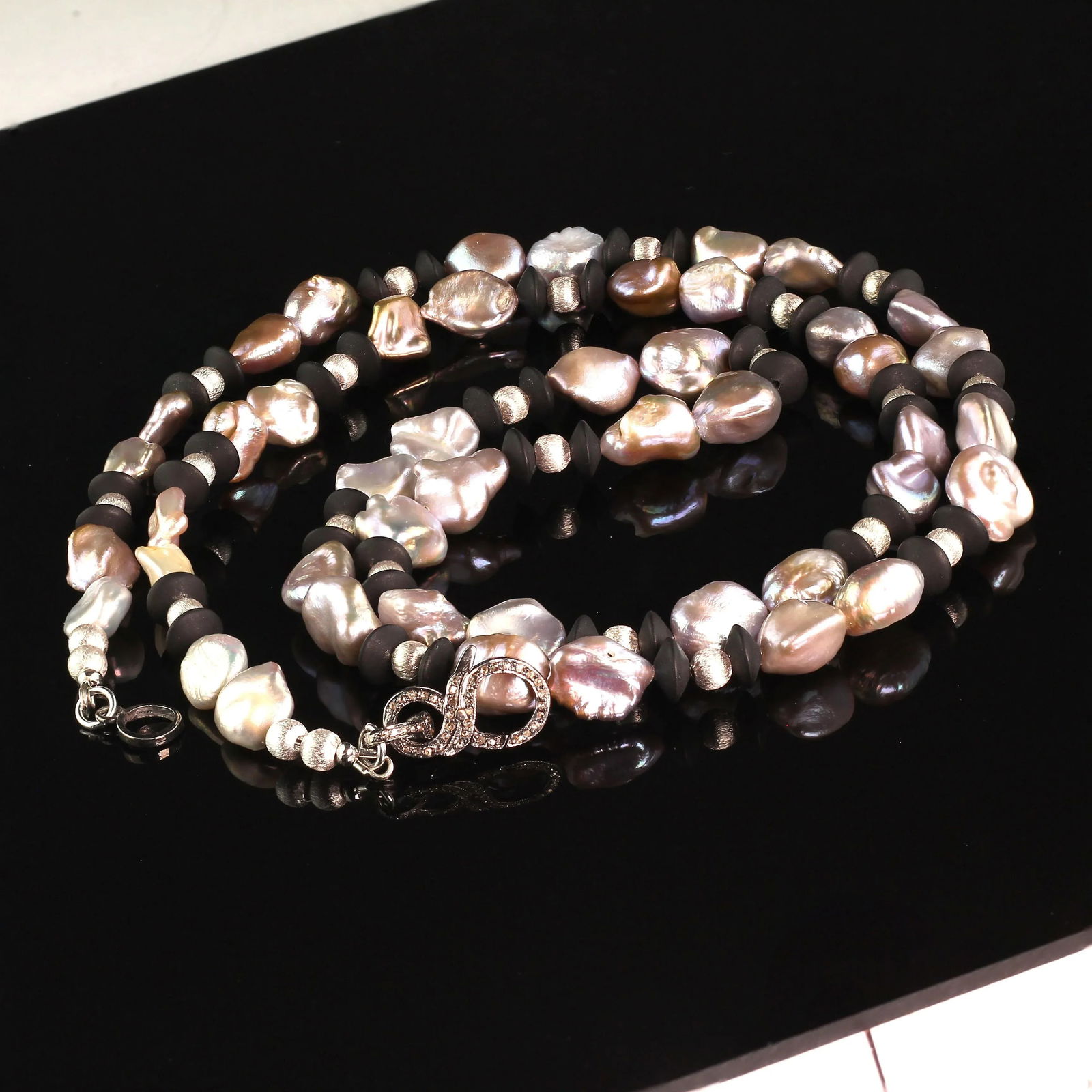 Long and Silvery Pearls and Black Onyx Necklace - 11