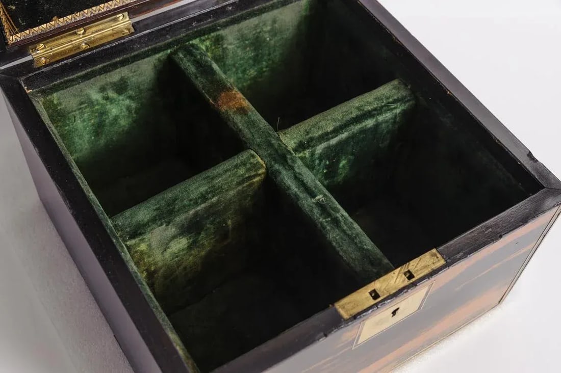 Antique English Rosewood Cellarette Box - 5