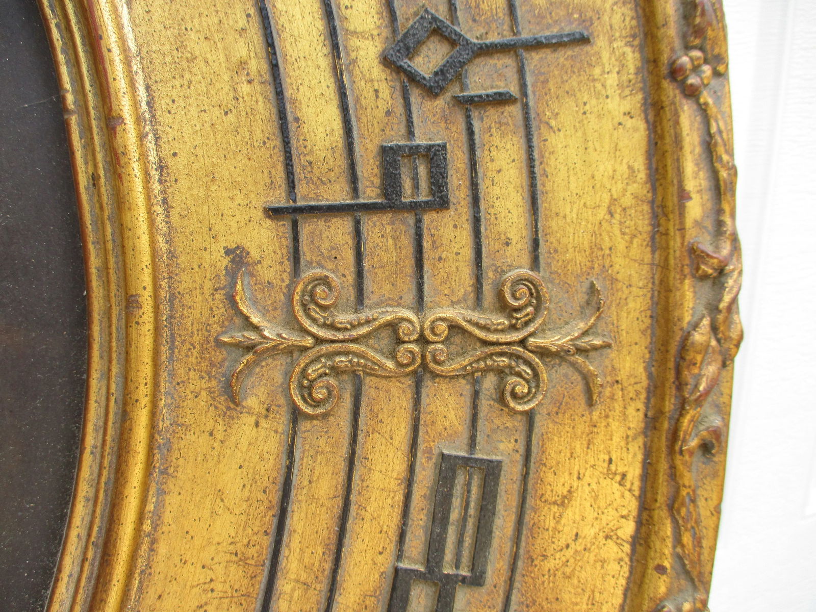 La Barge Gilded 30" Diameter Round Frame -The Lute Player - 10