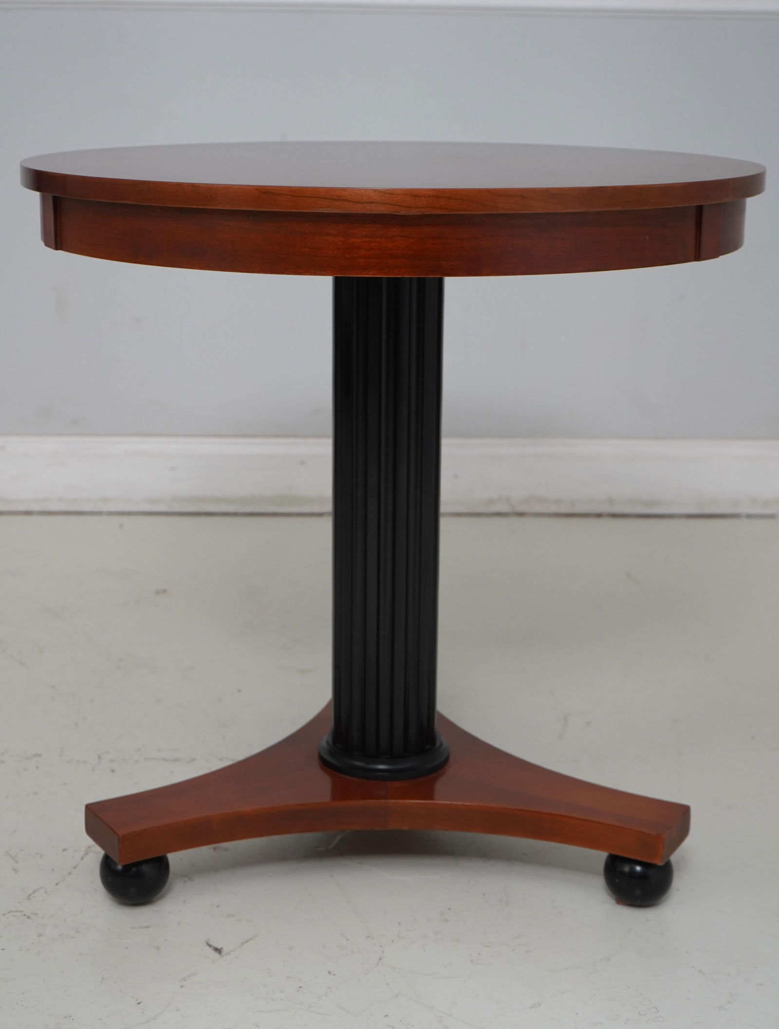 Ethan Allen Neoclassical Round Pedestal Table - 2