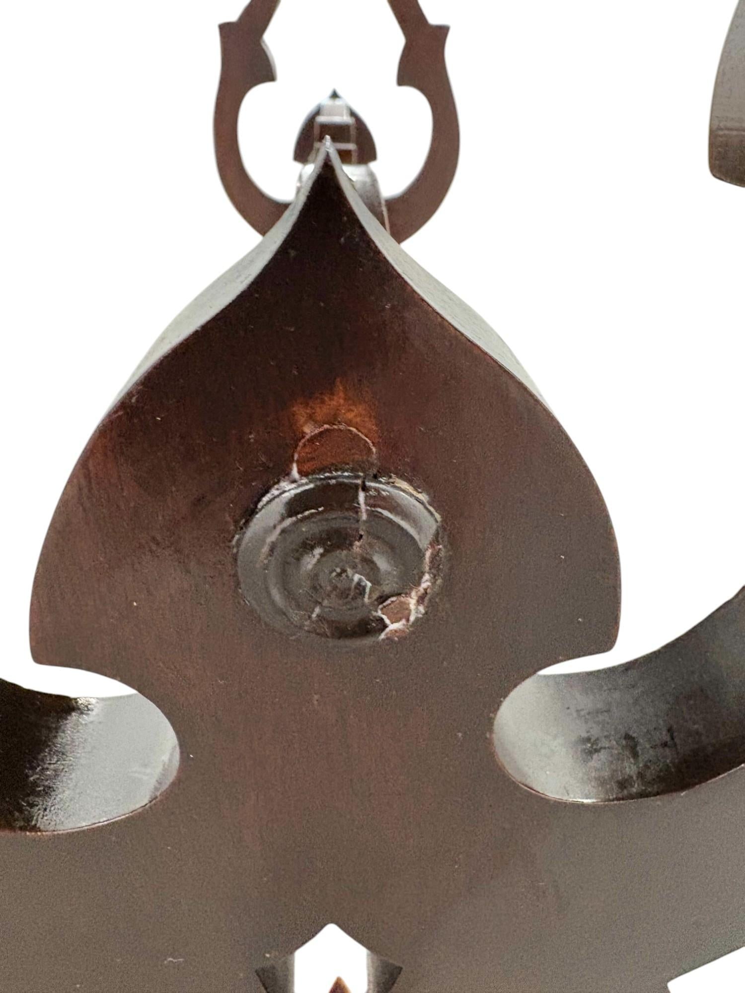 Walnut Victorian Parlor Side Table With Drawer - 10