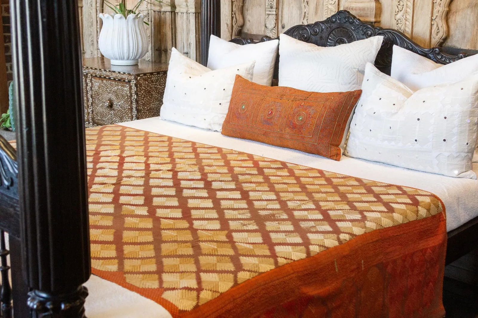 Fine Saffron Bagh Phulkari Silk Throw - 3