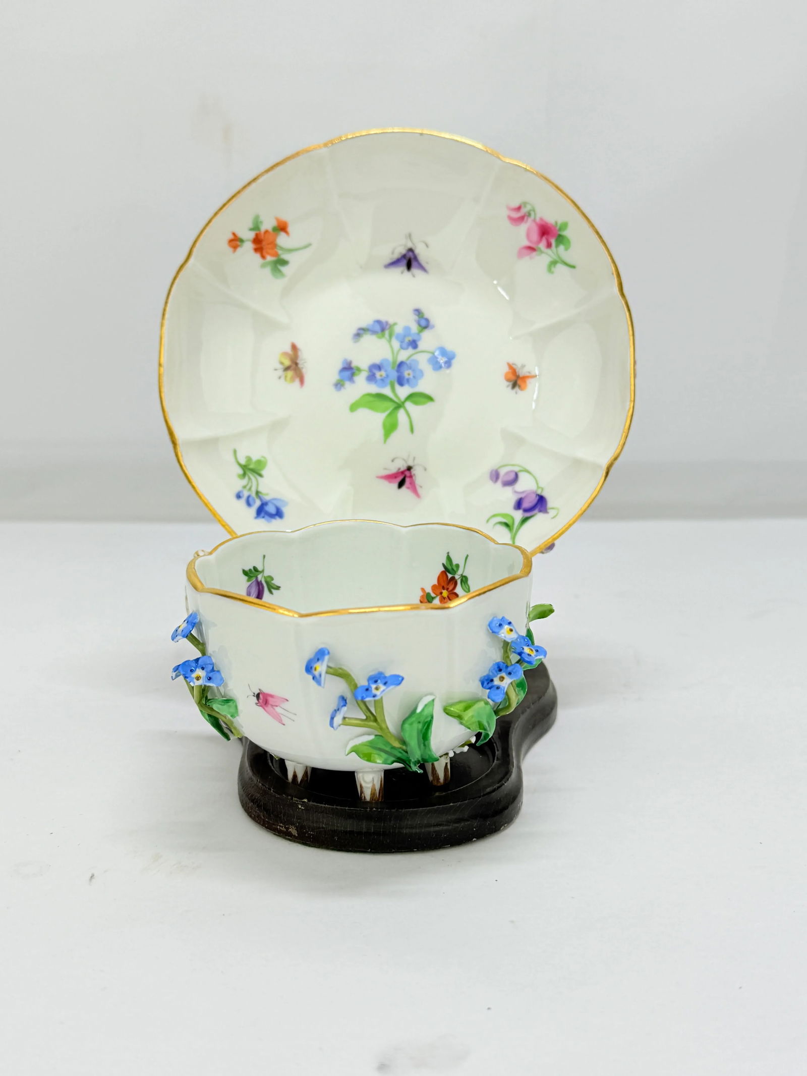Antique Meissen Porcelain Floral Encrusted Tea Cup & Saucer - 2