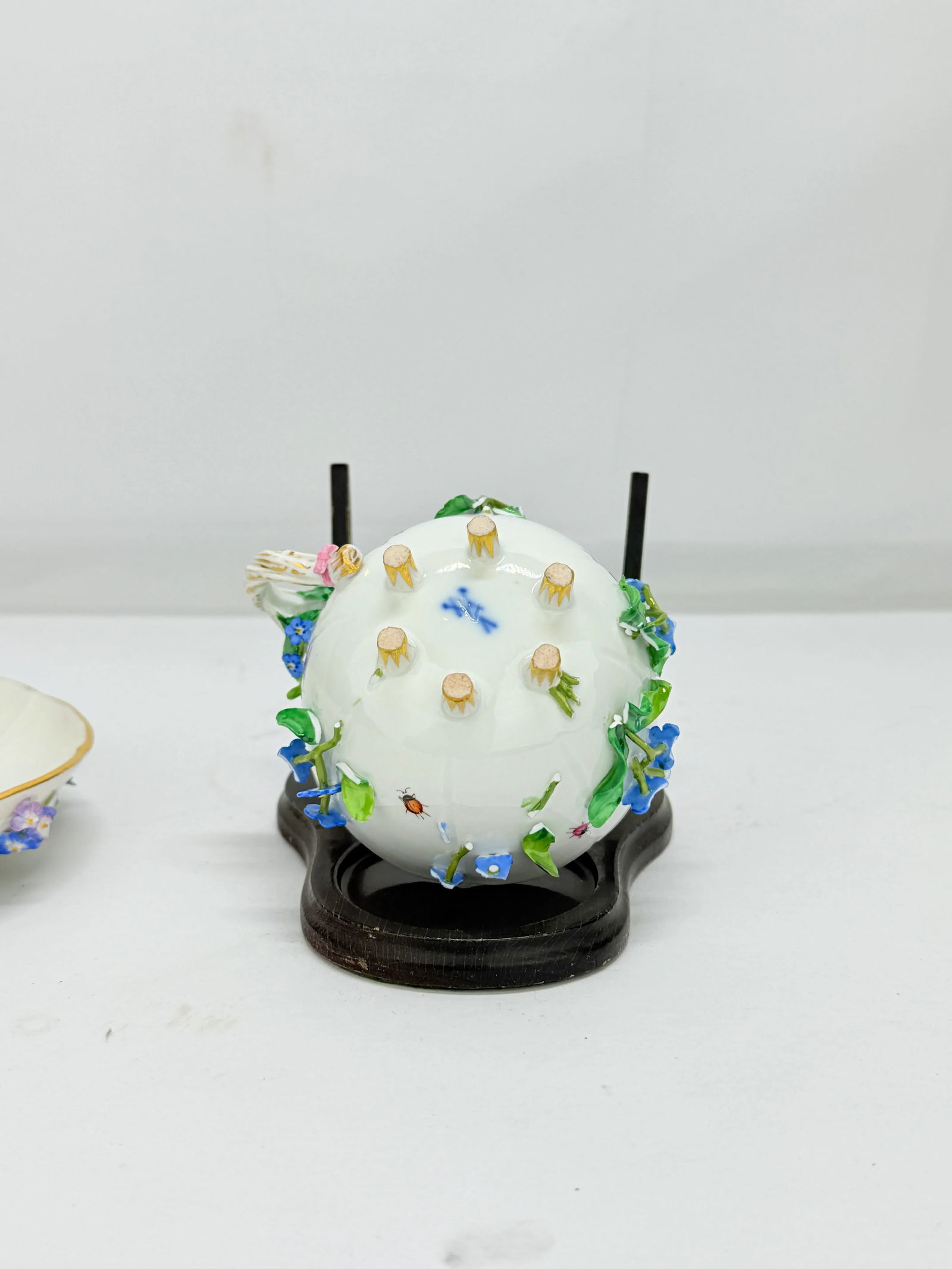 Antique Meissen Porcelain Floral Encrusted Tea Cup & Saucer - 3