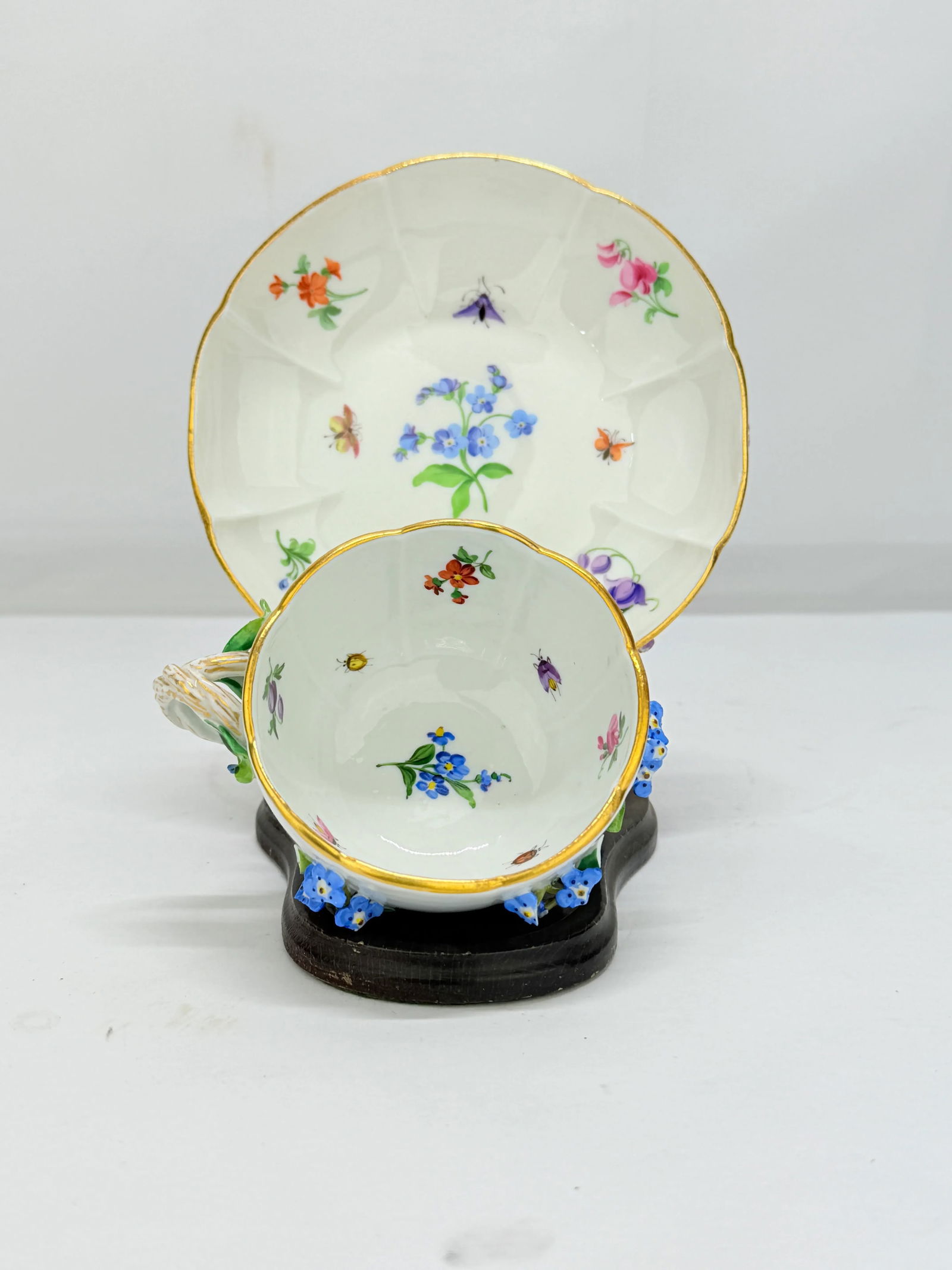 Antique Meissen Porcelain Floral Encrusted Tea Cup & Saucer - 5