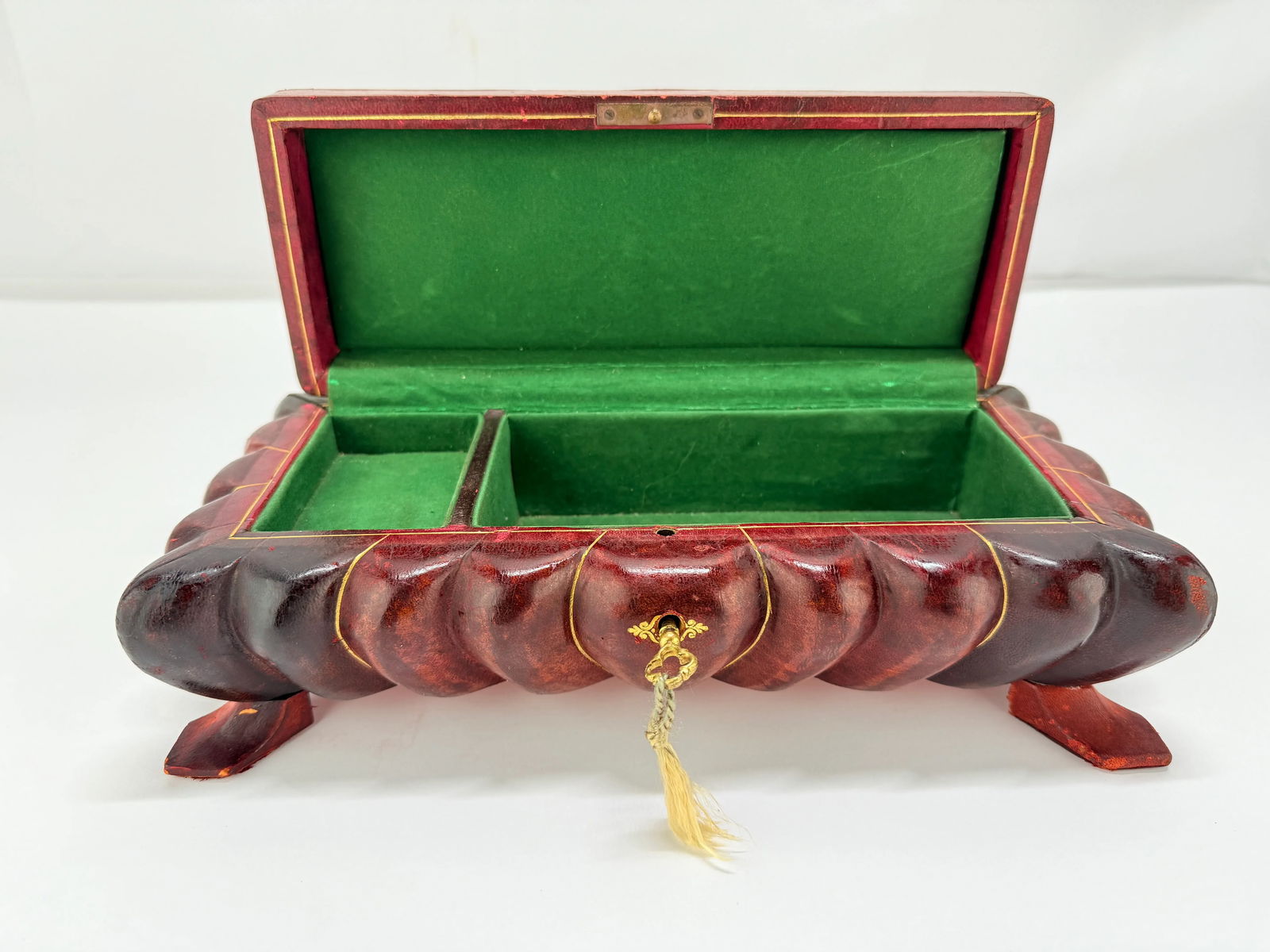 Italian Leather-Clad and Gilt-Tooled Tabletop Jewelry or Trinket Box, Mid-20th C - 10