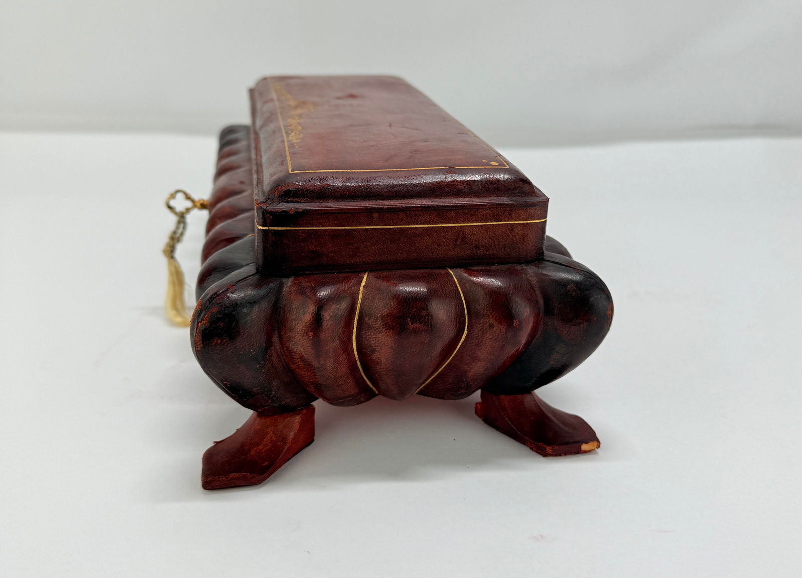 Italian Leather-Clad and Gilt-Tooled Tabletop Jewelry or Trinket Box, Mid-20th C - 6