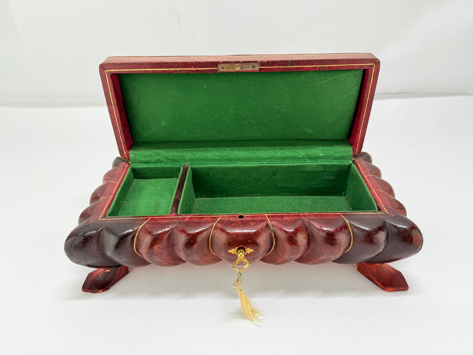 Italian Leather-Clad and Gilt-Tooled Tabletop Jewelry or Trinket Box, Mid-20th C - 9