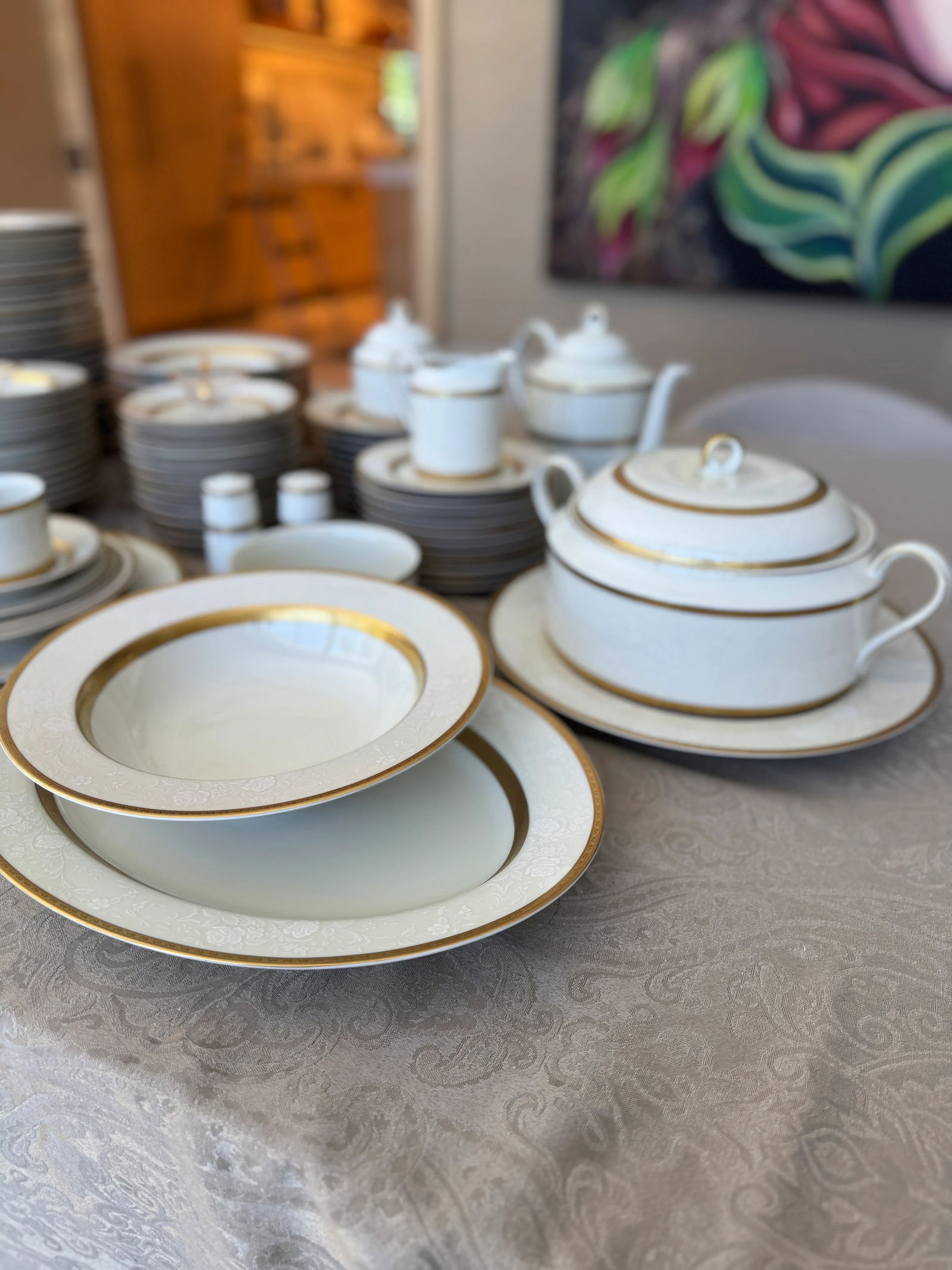 Late 20th Century Mikasa Antique Lace Fine China 6 Piece Place Setting - 85 Pieces - 5