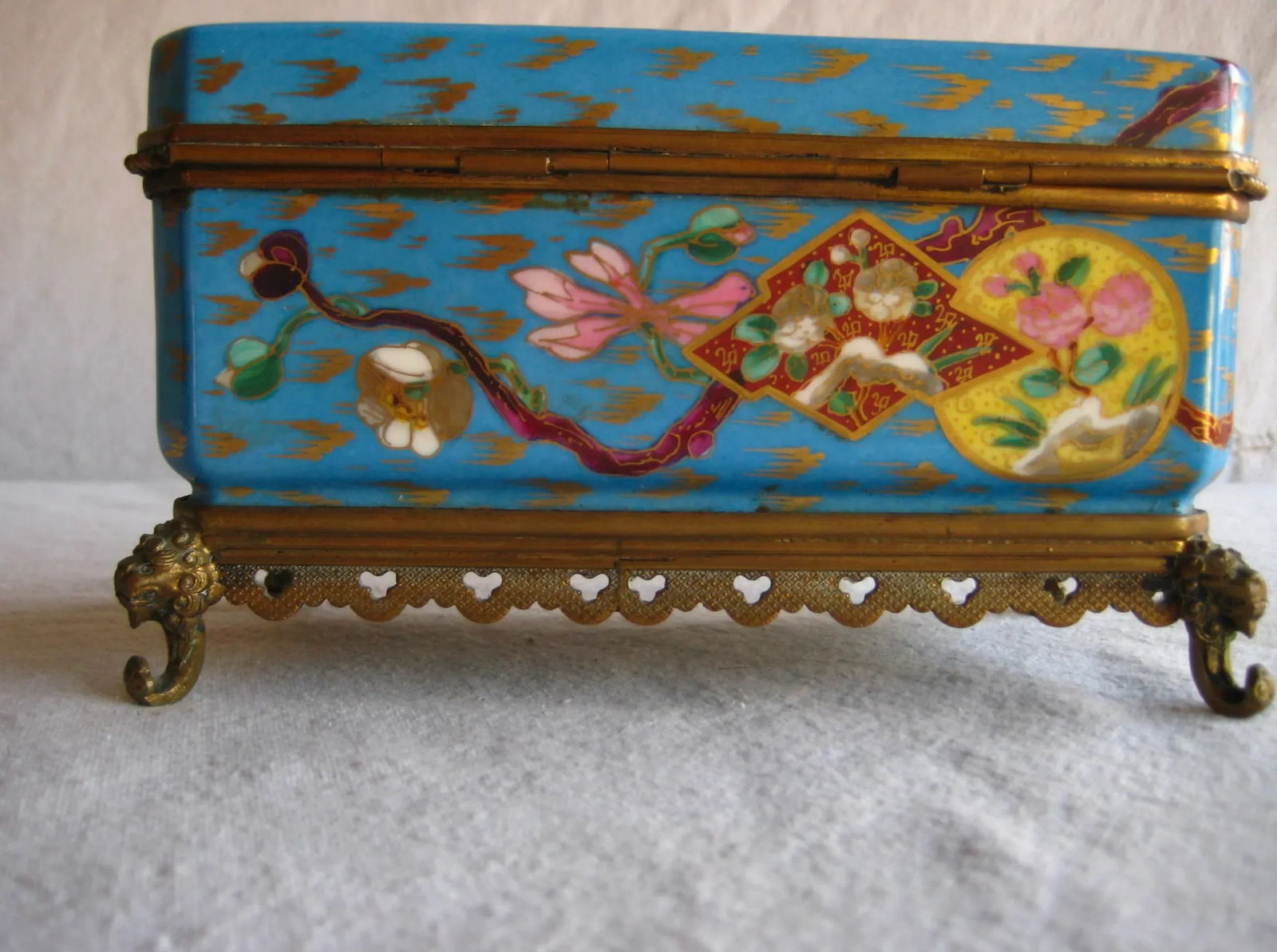 Mid 19th CenturyFrench Jacob Petit Style Porcelain Chinoiserie Jewelry Box - 6